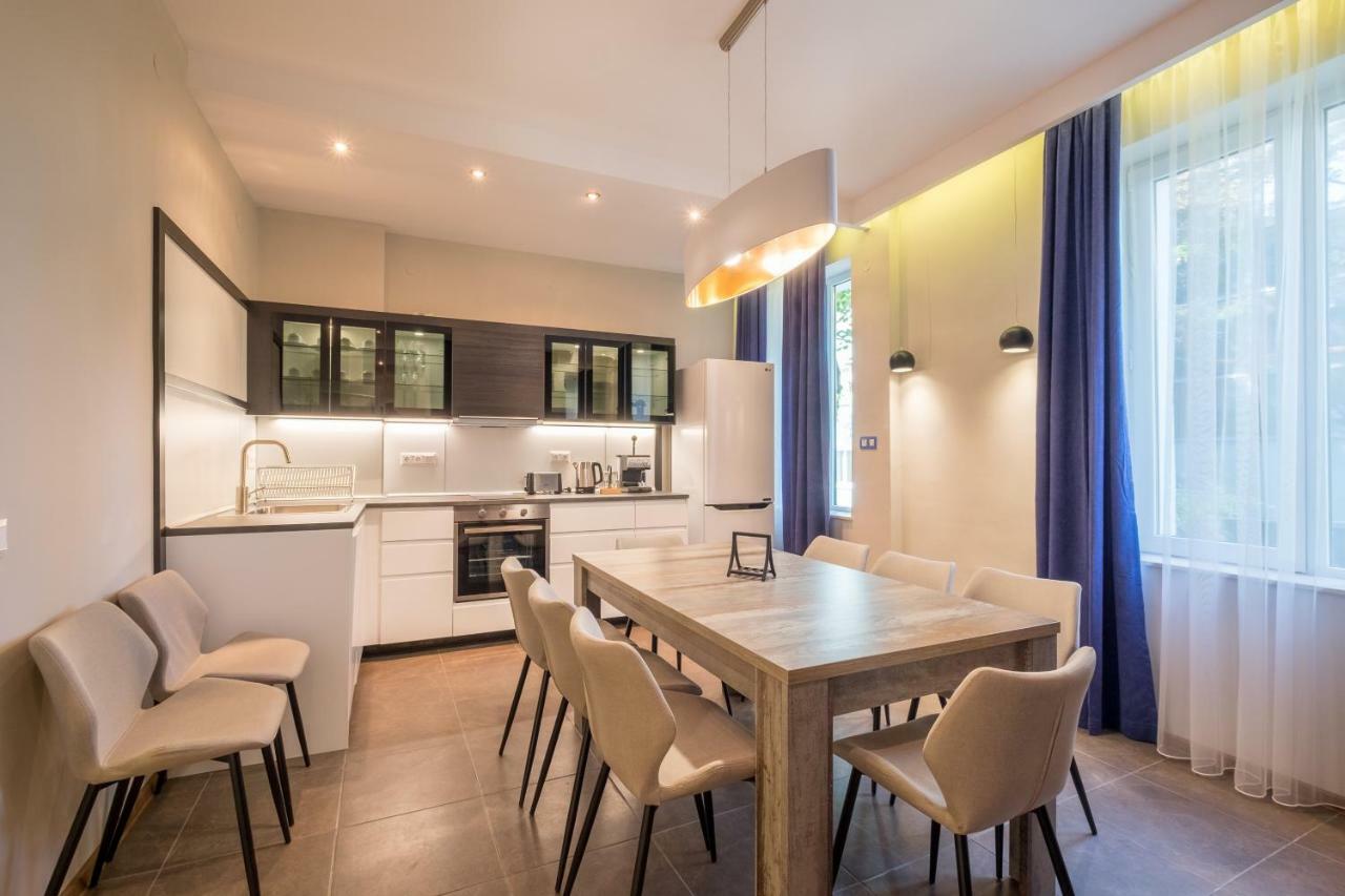Cozy 3-bedroom With Stylish Comfort And Chic Decor Apartament